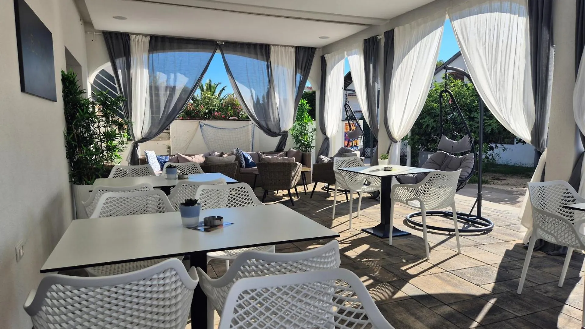 B&B Bloom Apartments Vir 0*,
