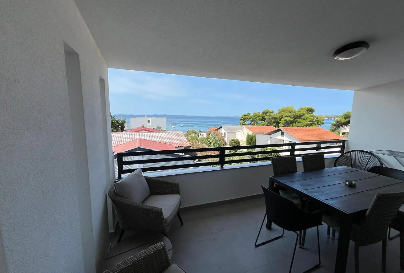 B&B Bloom Apartments Vir