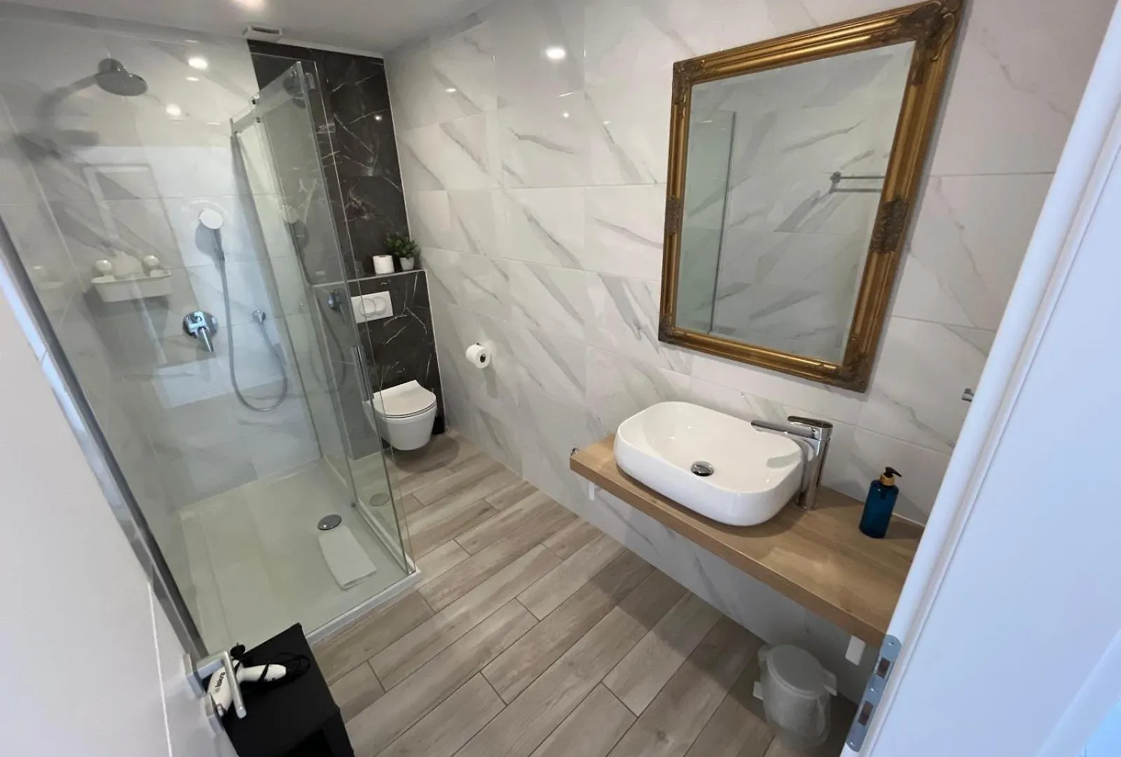 B&B Bloom Apartments Vir Chorvatsko
