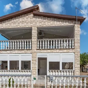 Apartman Prpic, Vir